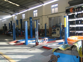 唐山精工汽修美容裝具學(xué)校開設(shè)哪些專業(yè)？