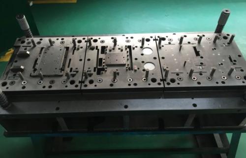 天津職業(yè)技術(shù)學(xué)院模具設(shè)計(jì)與制造學(xué)什么？