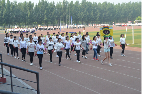 邯鄲學(xué)院清華萬(wàn)博2015屆趣味運(yùn)動(dòng)會(huì)圓滿結(jié)束